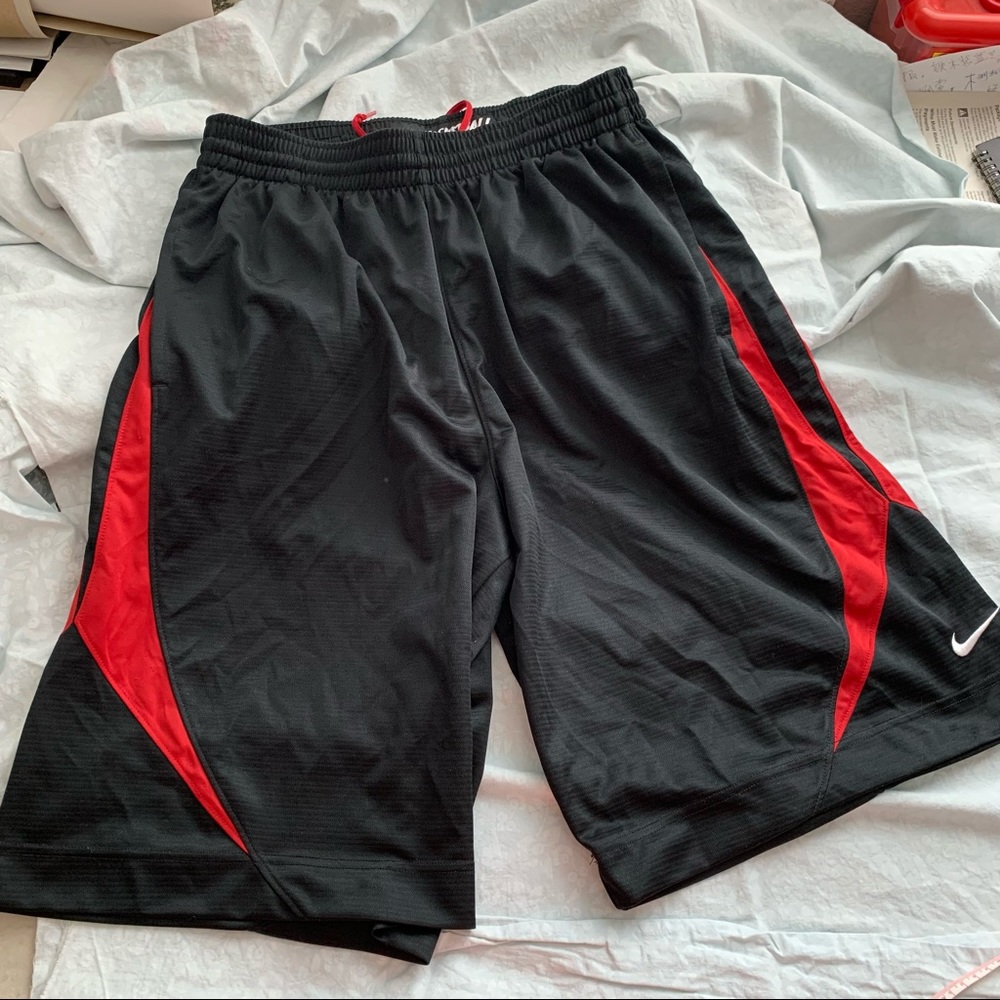 Nike Basketball Shorts sz M